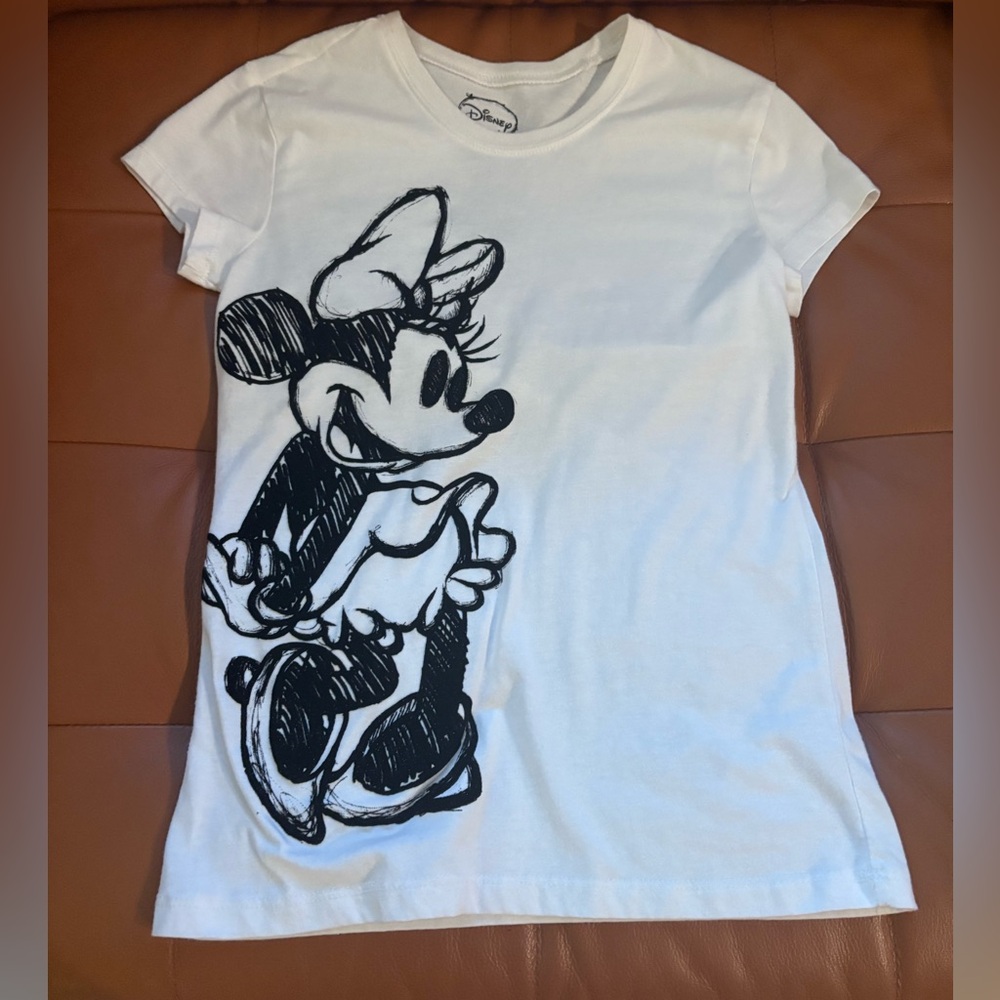 NWOT Disney White and Black Minnie Mouse Short Sleeve Tee Size Small 3/5